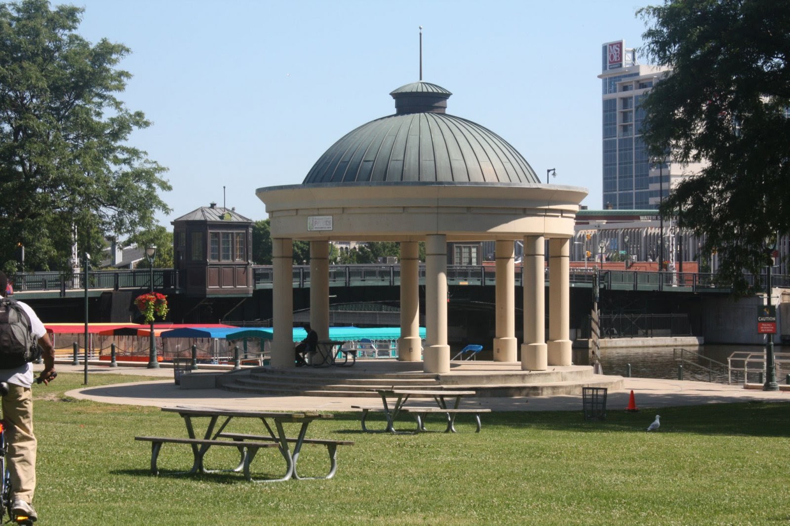 Your Guide to the Milwaukee Riverwalk