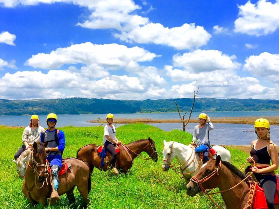 travel to costa rica and ride on horseback