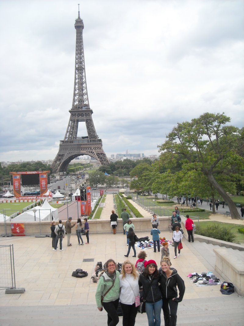 blog-Please-Stop-Asking-Me-How-I-Afford-Travel-paris.jpg