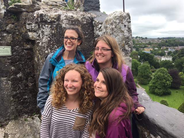 under30experiences-group-travel-blog-for-millennials-small-group-travel-how-to-make-the-most-of-it-blarney-castle