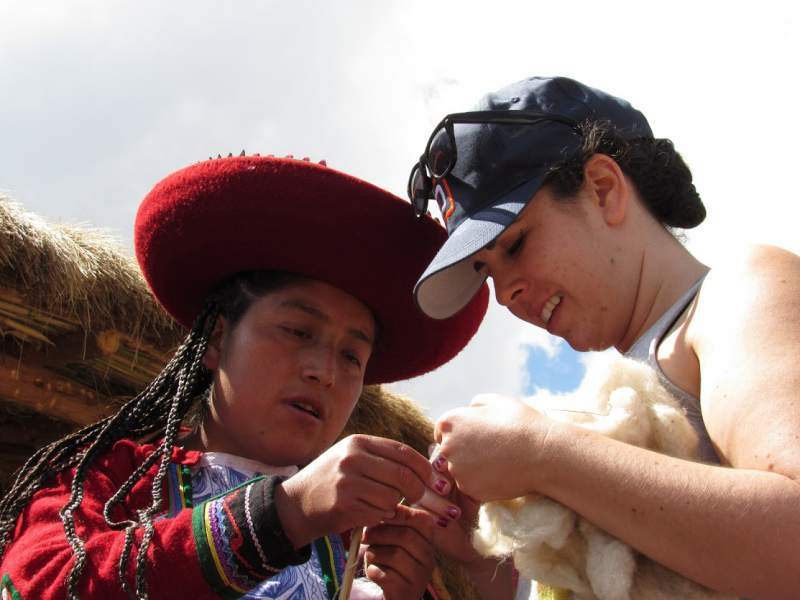 under30experiences-group-travel-blog-for-millennials-peru-hand-spinning-wool