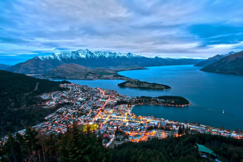 under30experiences-group-travel-blog-for-millennials-how-to-get-to-new-zealand-queenstown