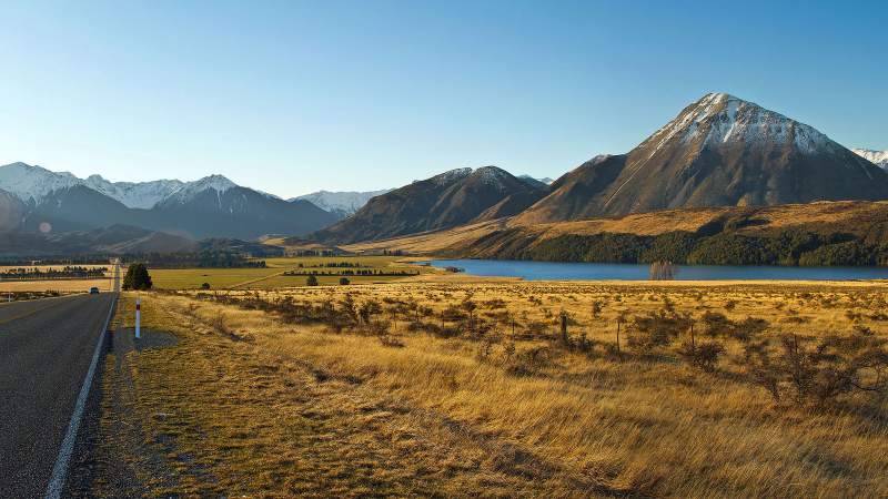 under30experiences-group-travel-blog-for-millennials-how-to-get-to-new-zealand-countryside