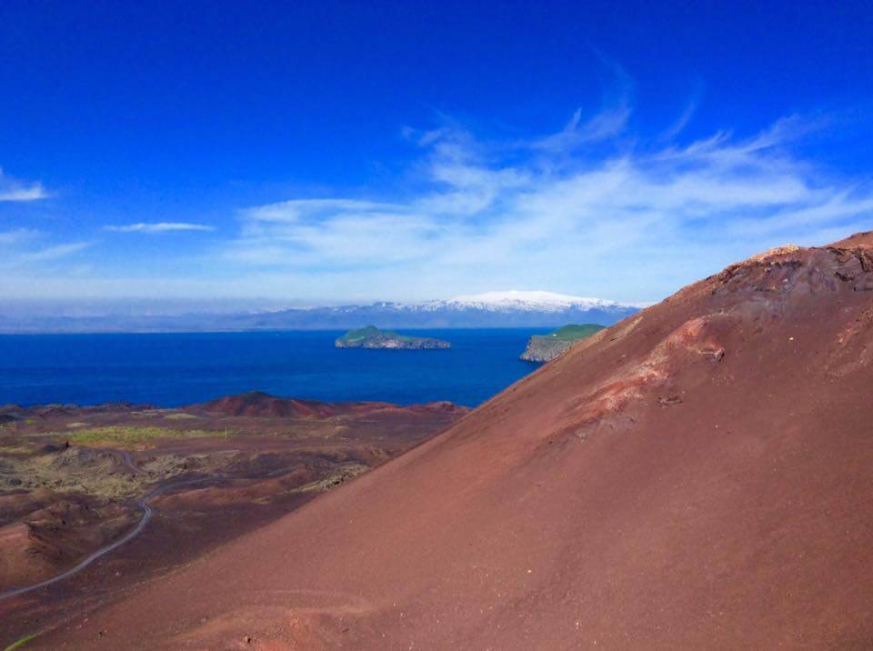 iceland-explore-volcano-hike-under30experiences