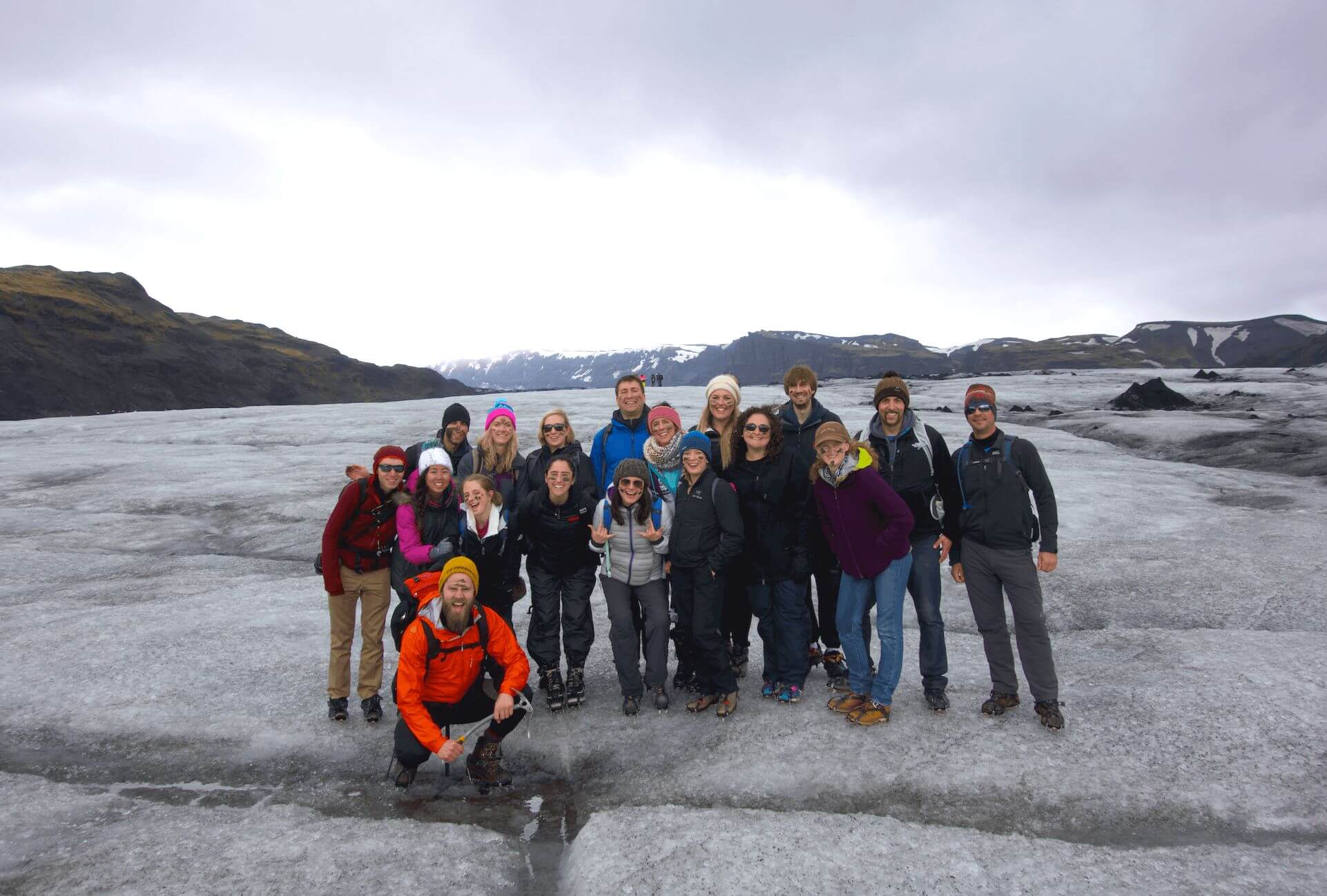 iceland-explore-glacier-hike-cleanest-water-on-earth-under30experiences