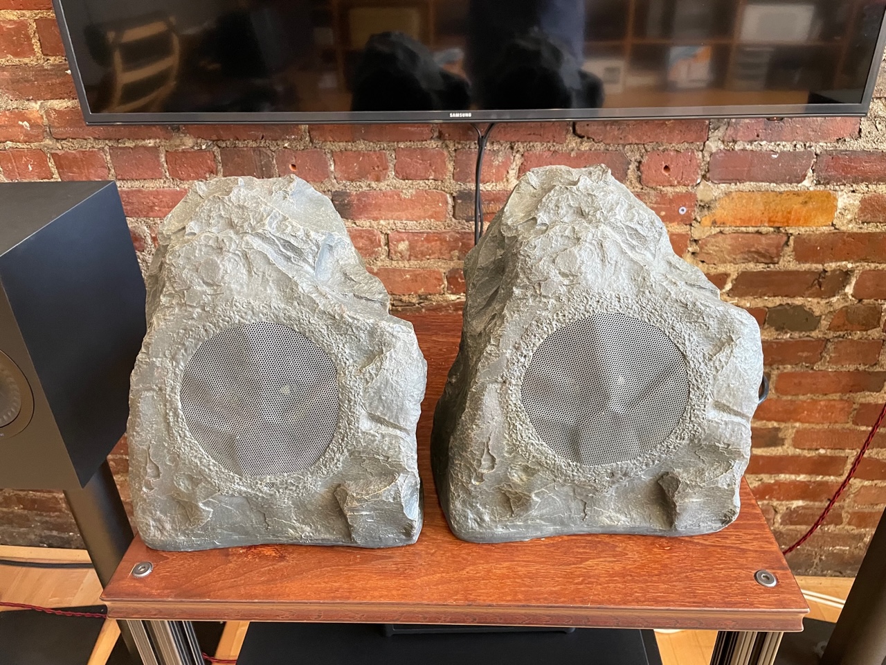 speakers