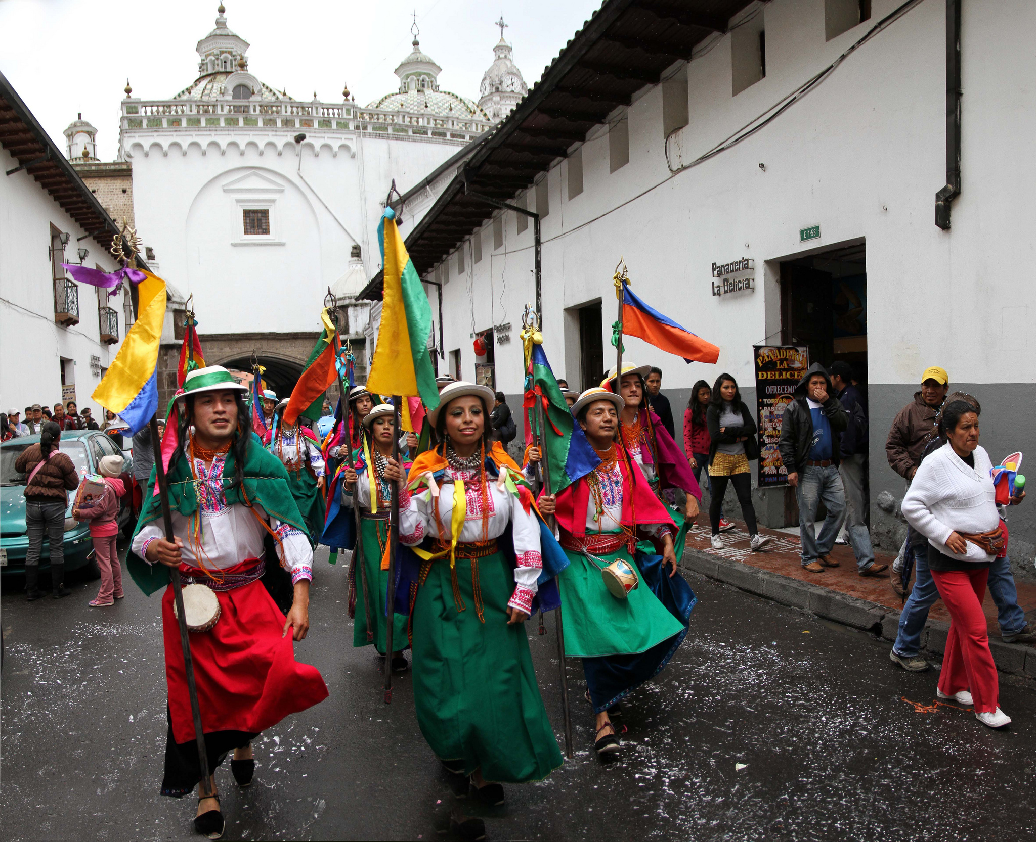 La Ronda Streets & Transportation