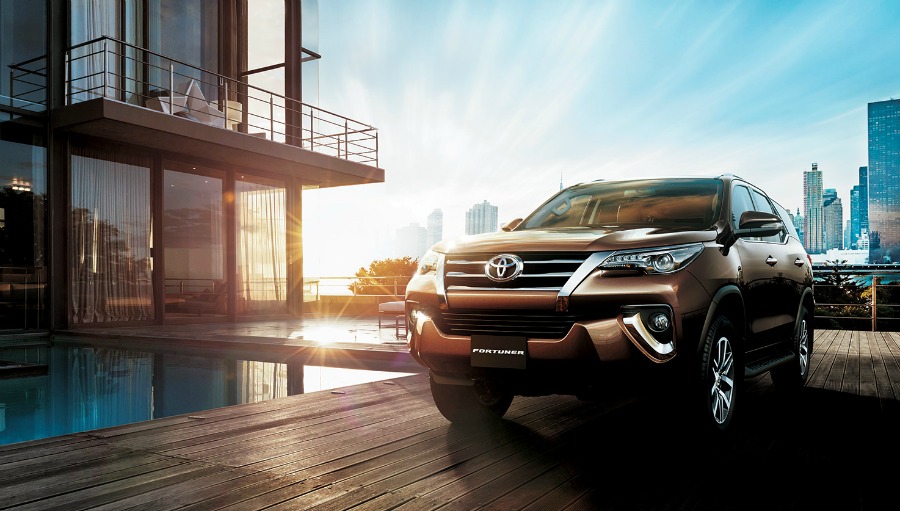xe toyota Fortuner nhap khau