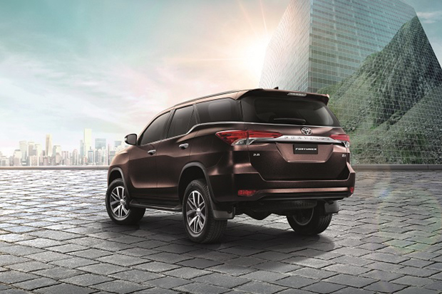 Xe toyota Fortuner nhập khẩu