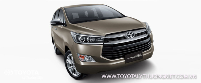 Xe Innova V