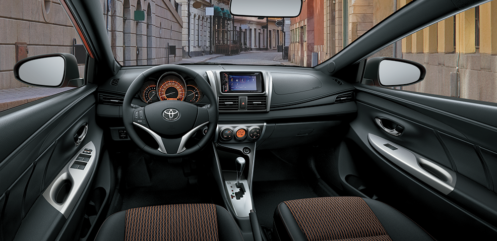 dòng xe toyota nhập khẩu yaris nội thất