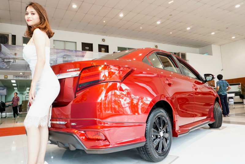 phía thân xe toyota vios 2017 red version