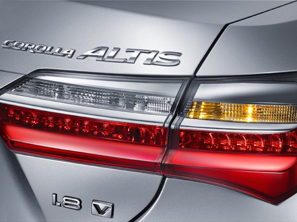 cản sau xe altis 2018