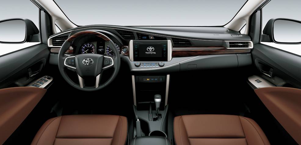 giá xe innova 2019 nội thất