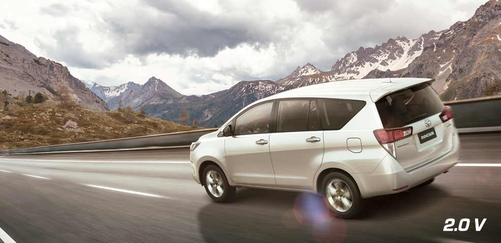 giá xe innova 2019