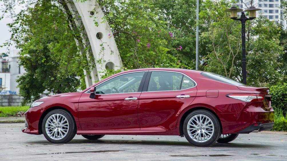 mua xe camry