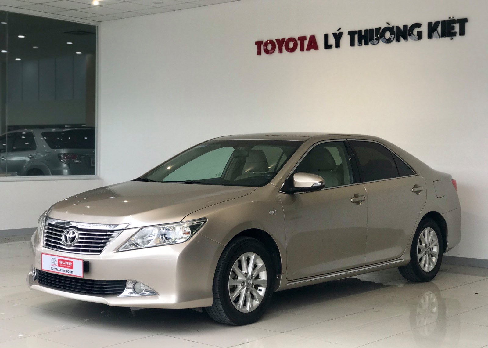 mua xe cu camry gia tot