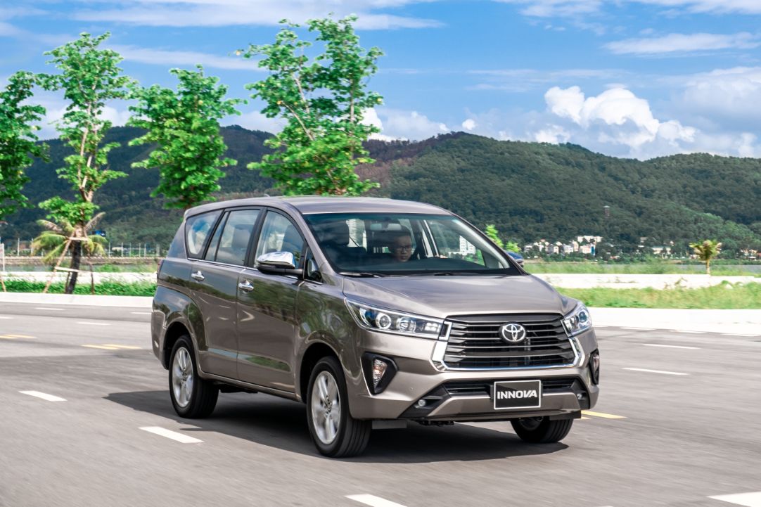 toyota innova 2021 giá lăn bánh