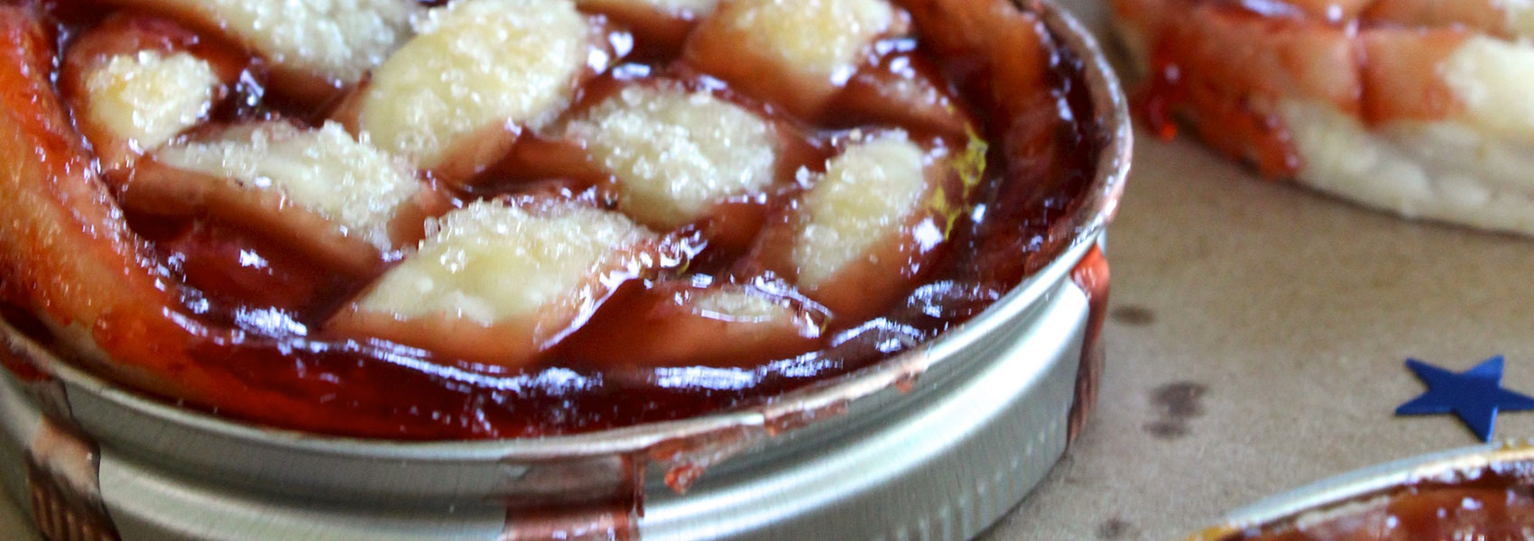 Mini Mason Jar Lid Strawberry Pies