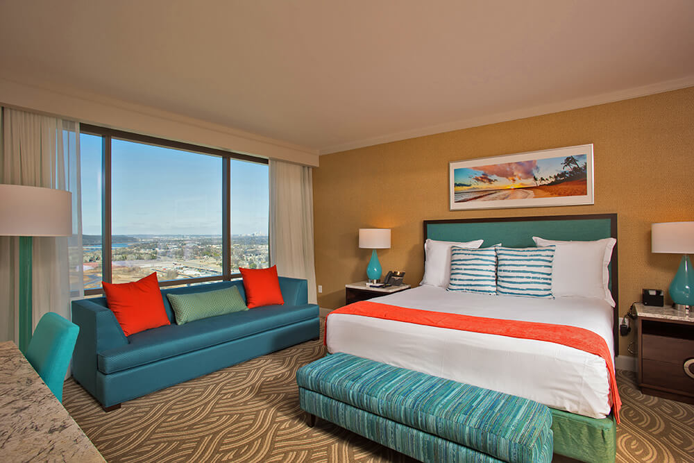 This 27-story, all-glass tower at River Spirit Casino Resort features 483 guest rooms, including 54 suites with luxurious features.