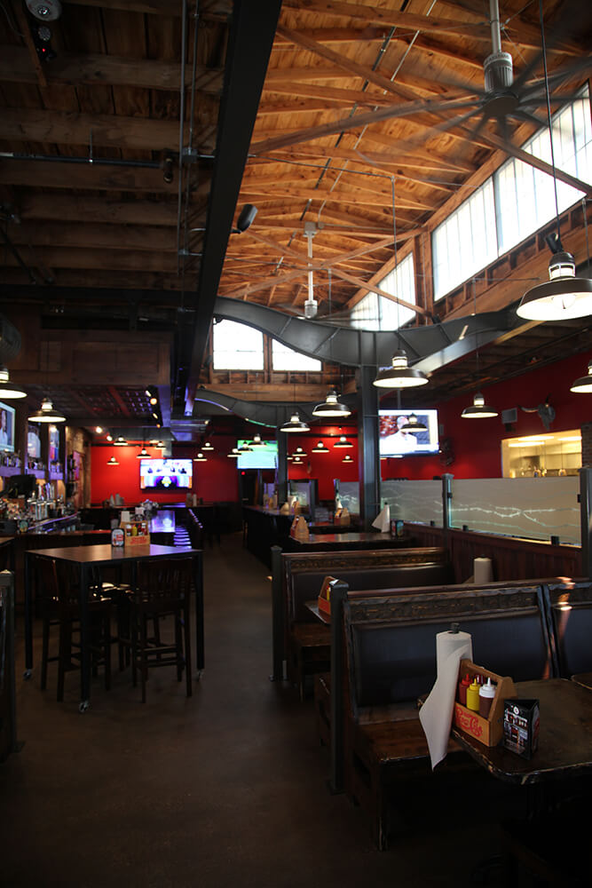 The look of Albert G’s Harvard location has changed, but the food is still the same fantastically flavorful smoked meats and delicious sides. (Photo: Marc Rains)