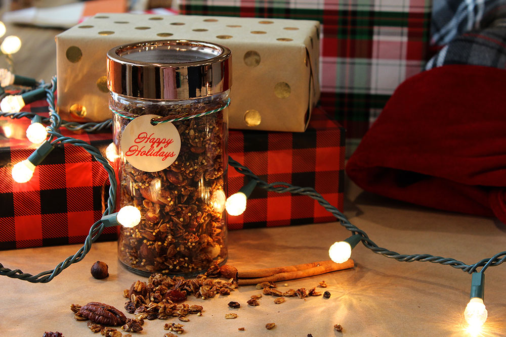 Gingerbread Granola (Photo: Chelsi Fisher)