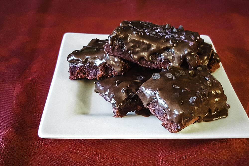 Red Velvet Oreo Brownies (Photo: Sarah Herrera)