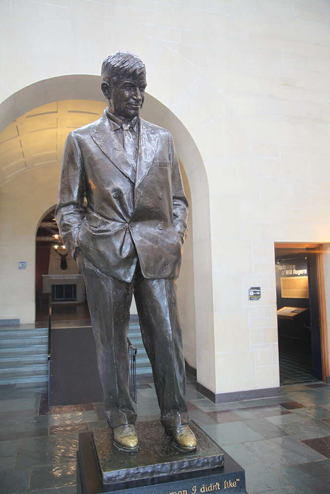 The rotunda is home to the most famous statue of Rogers, “I Never Met a Man I Didn’t Like,” by Jo Davidson. (Photo: Marc Rains)