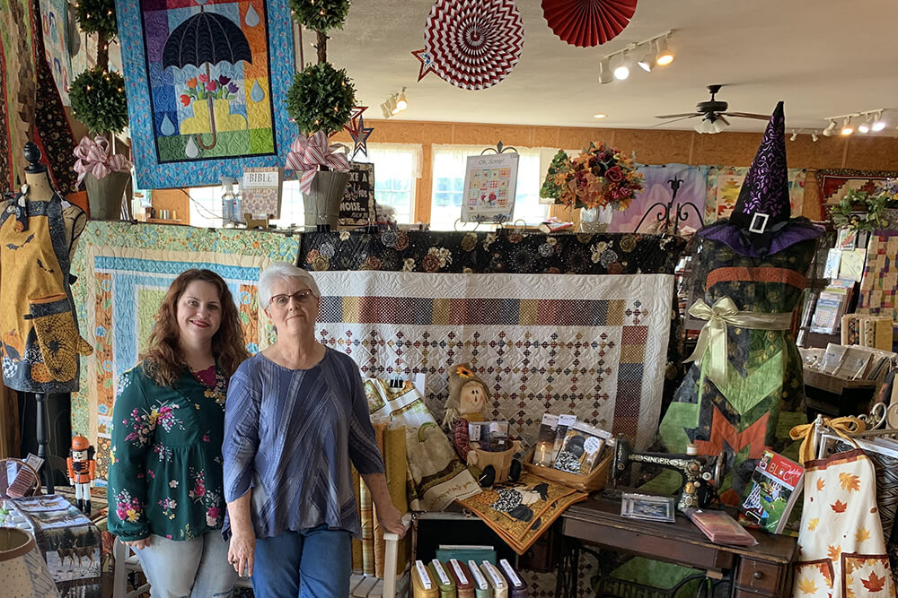 LeeAnn Burgess and Lindy Mahaney (Photo: Jennifer Zehnder)