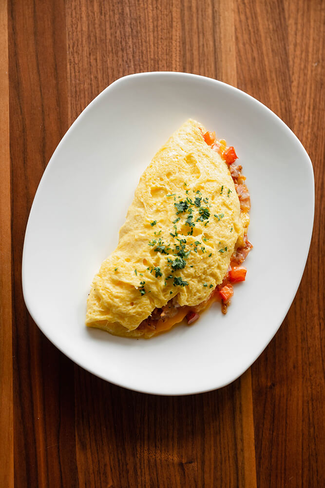 The Sunday brunch buffet from 10:30 a.m.–2 p.m. serves an omelet and waffle bar cooked to order, breakfast, and lunch offerings from the buffet. Kids age 4 and under eat free. (Photo: Sarah Eliza Roberts)