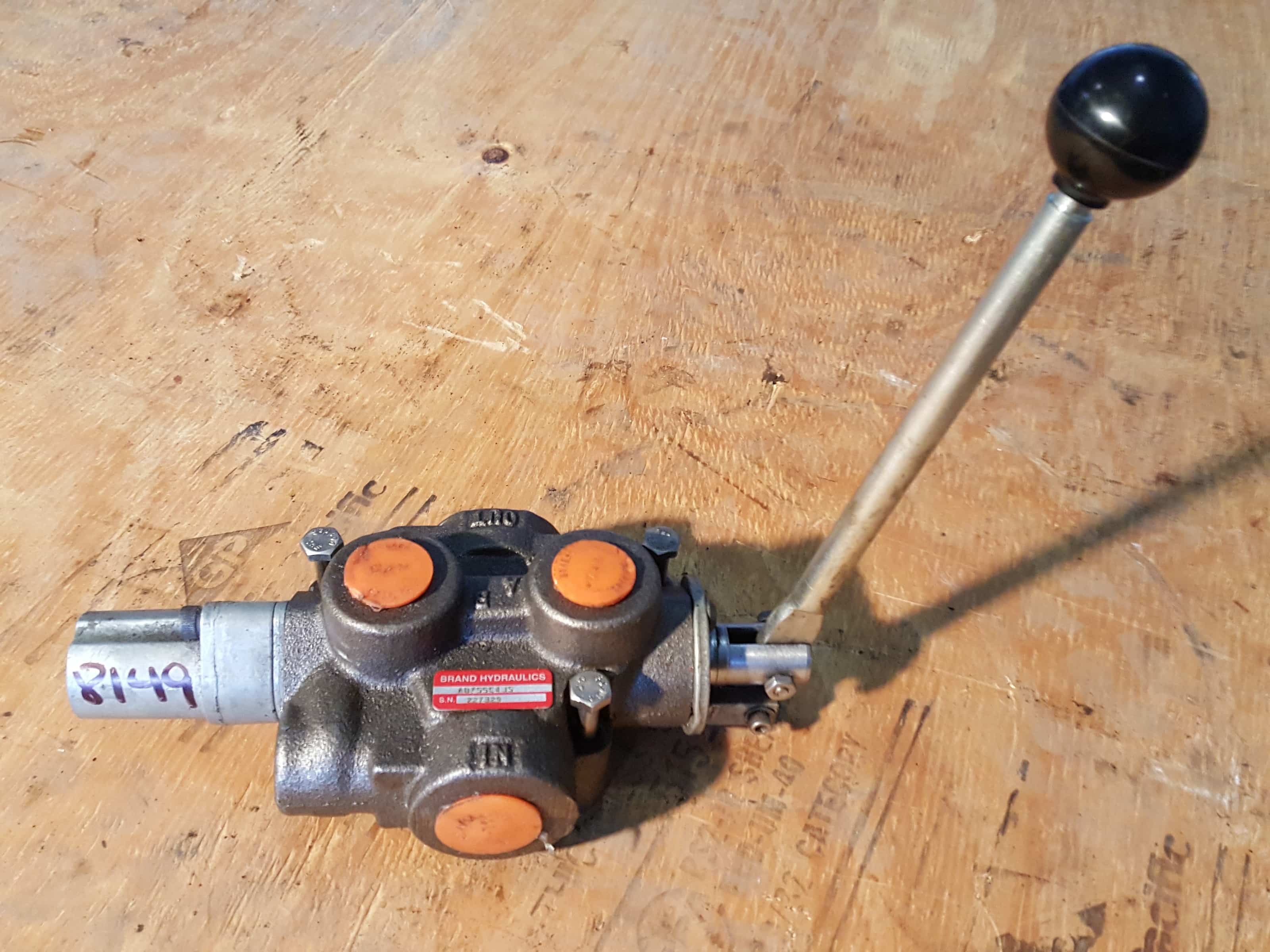 OMAHA BRAND HYDRAULIC VALVE (8149) Diligent Equipment Exchange