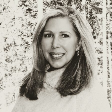 Customer service quotes: Connie Elder, Founder & CEO, PEAK 10 SKIN.