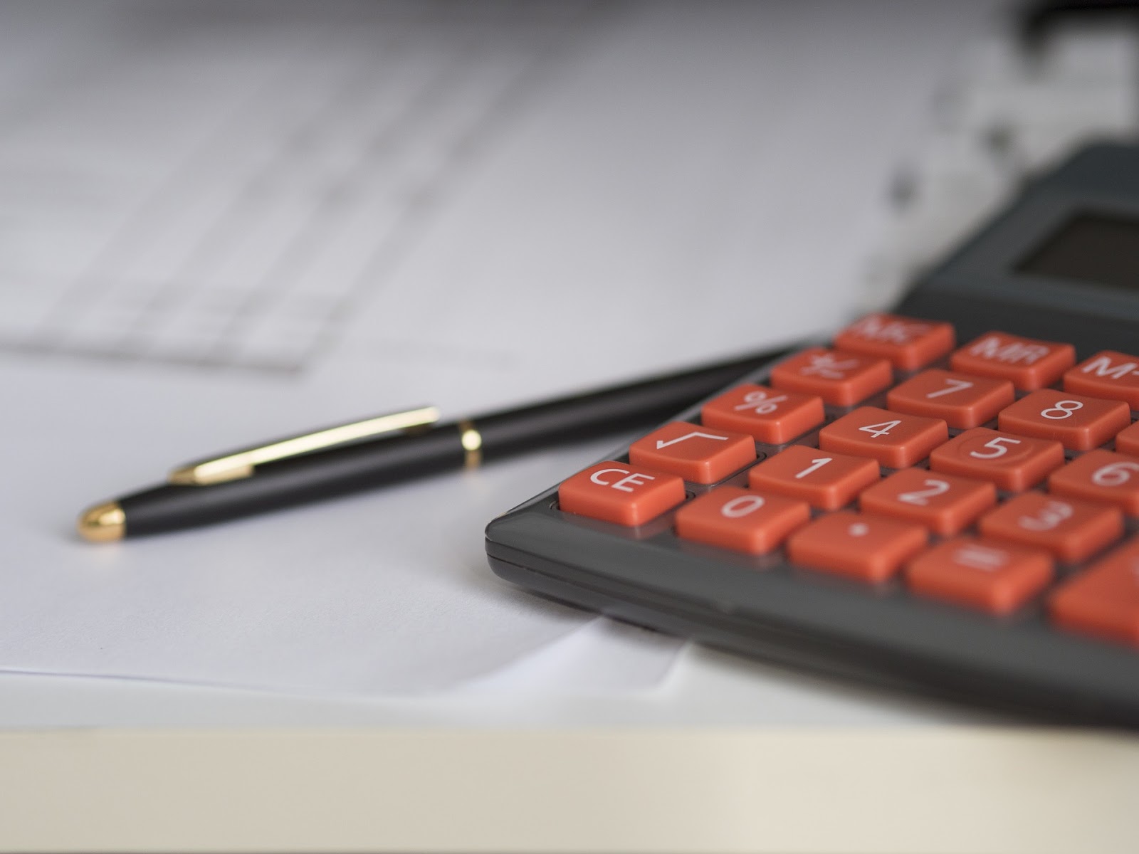 What is churn rate calculation