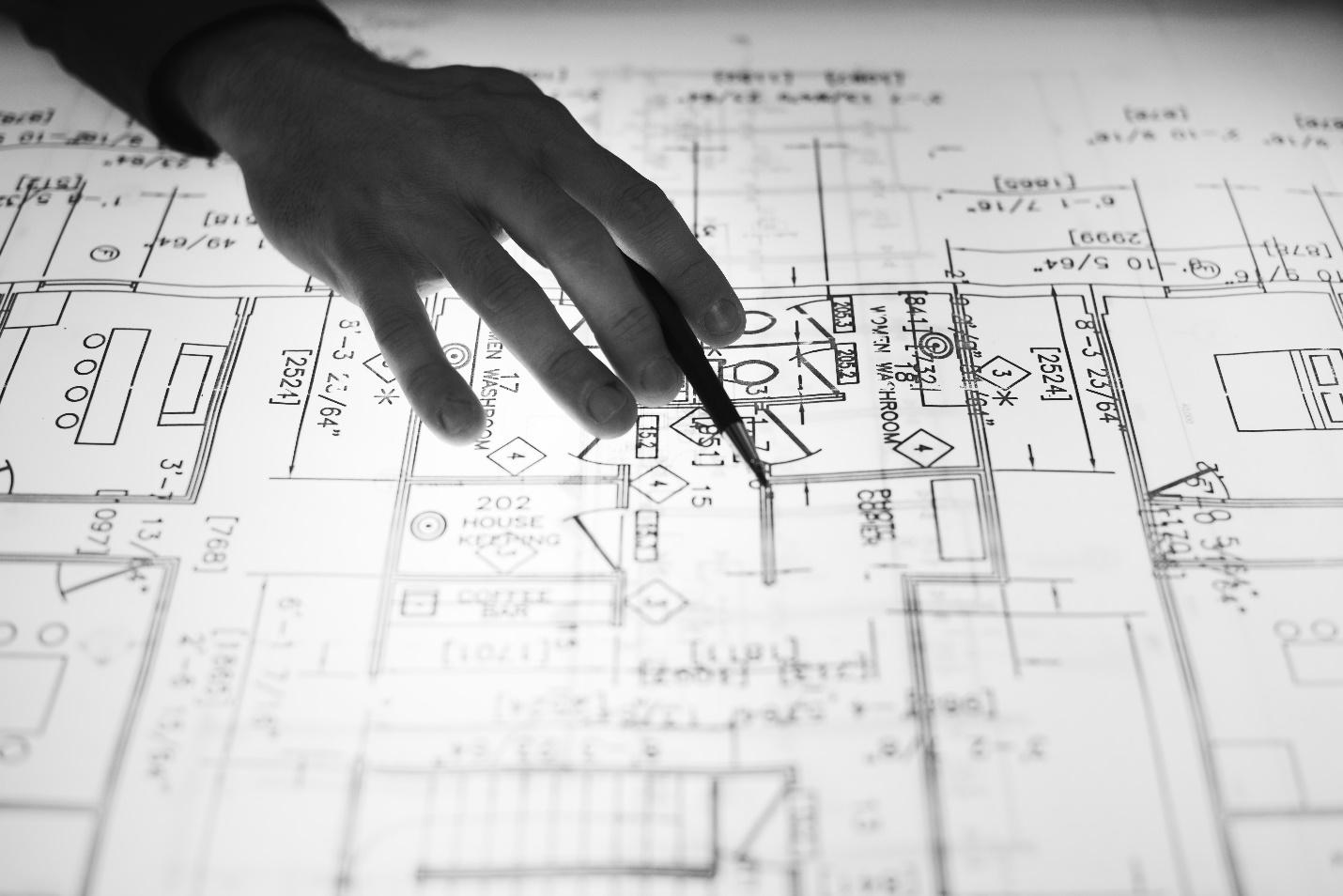 architect shows prototyping of MVP