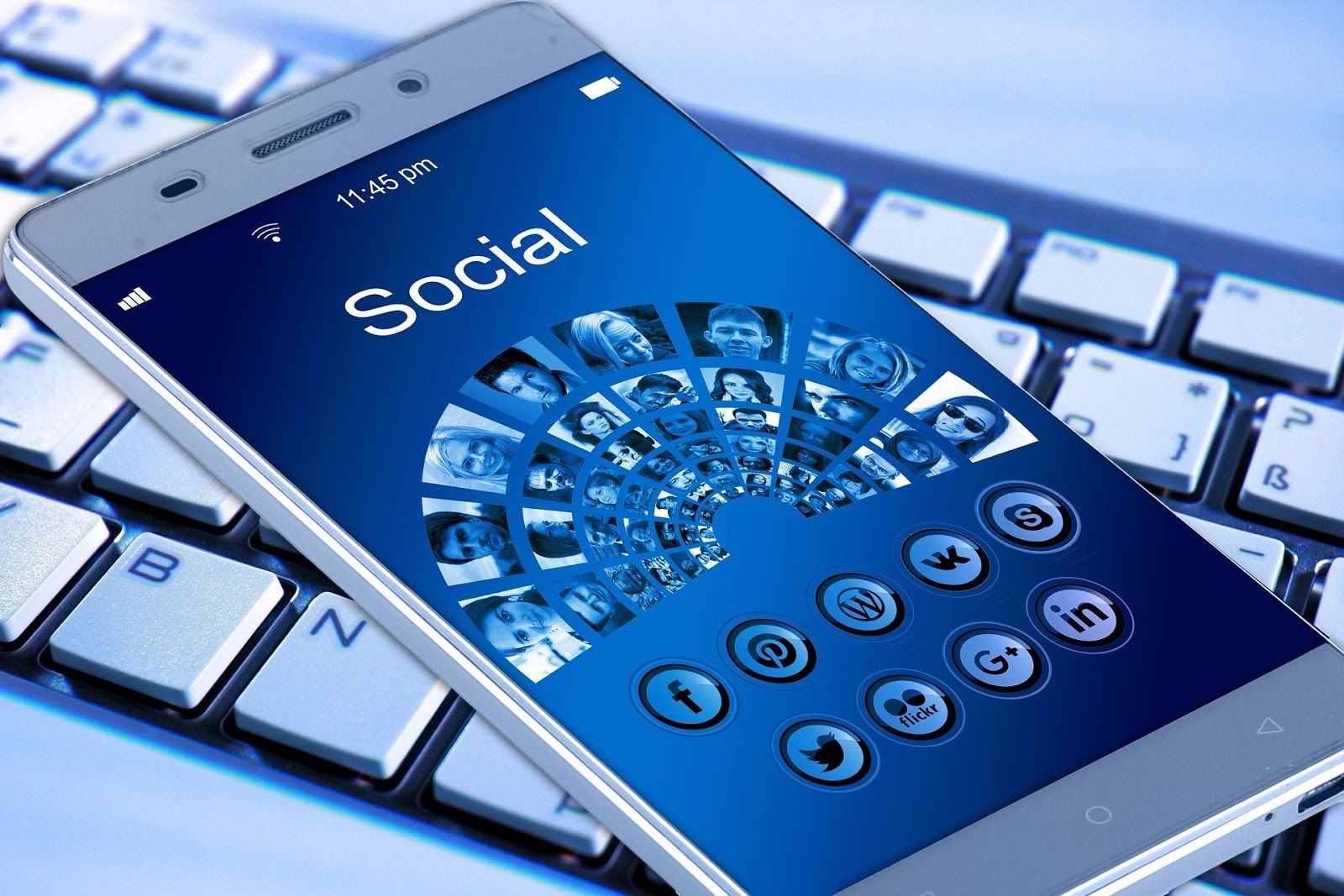 Mobile social media marketing