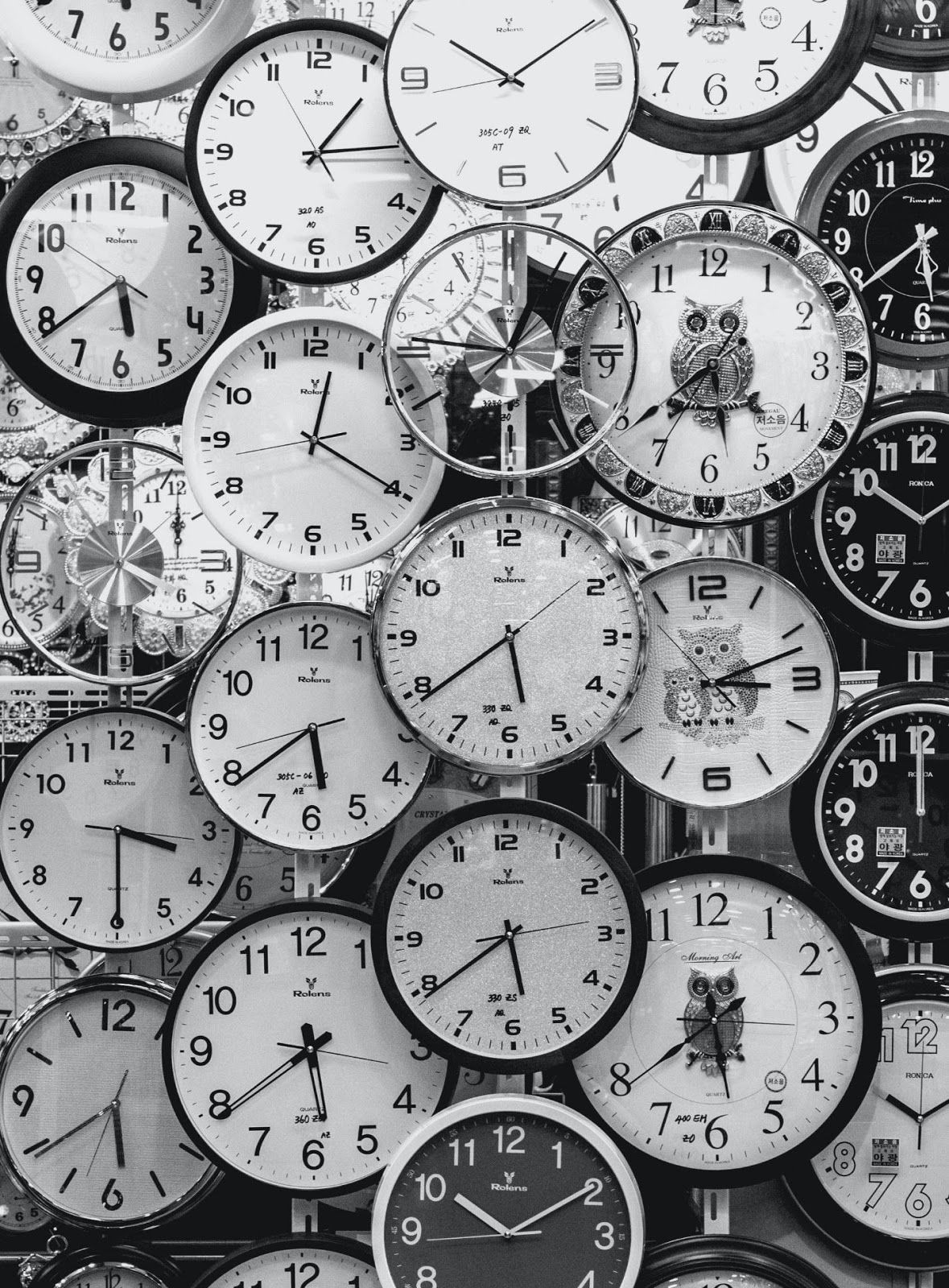 clocks to demonstrate Asynchronous timing