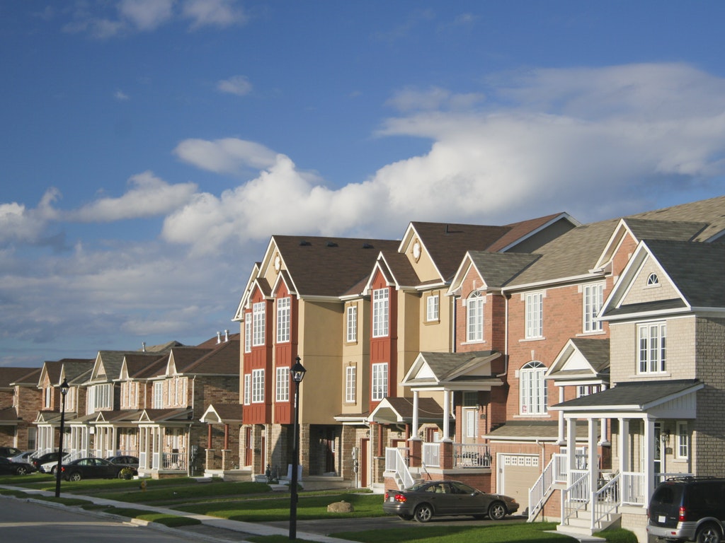 homes in a suburban neighborhood