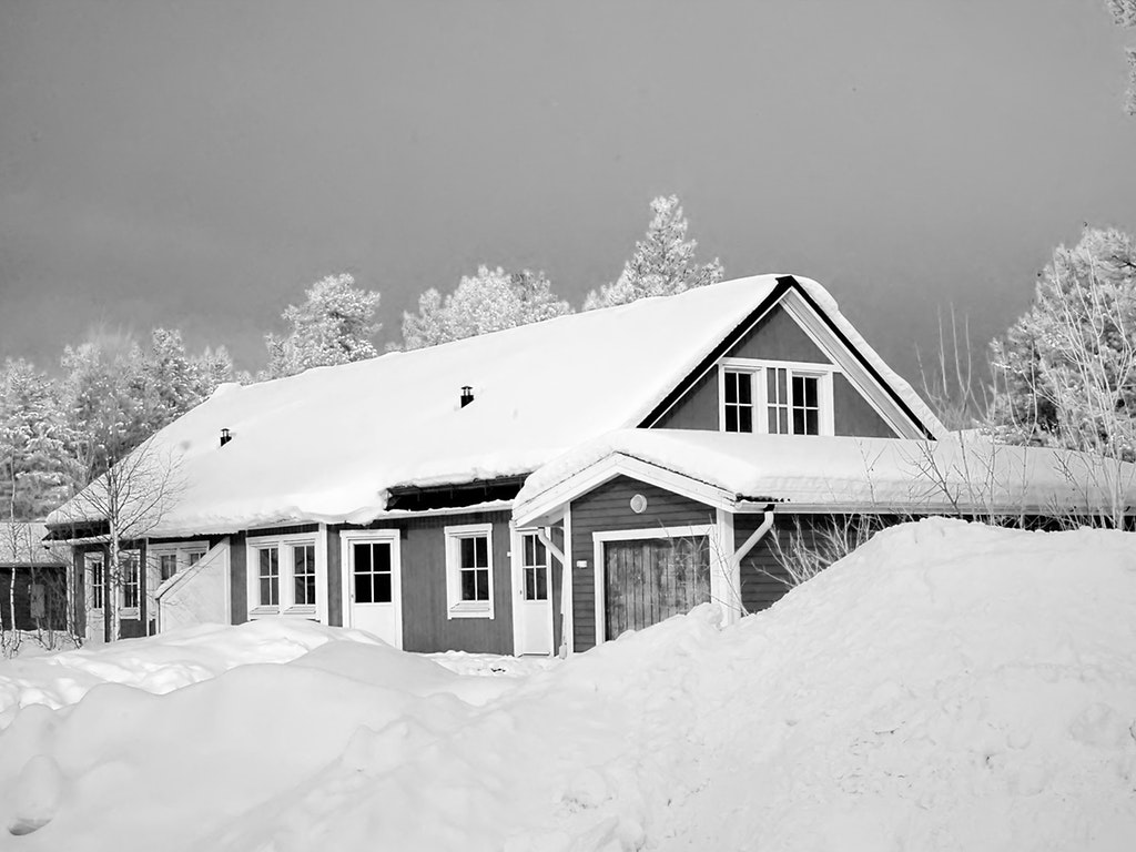 a house in the snow