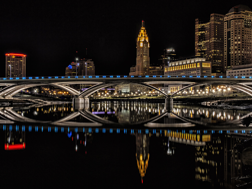 columbus skyline at night