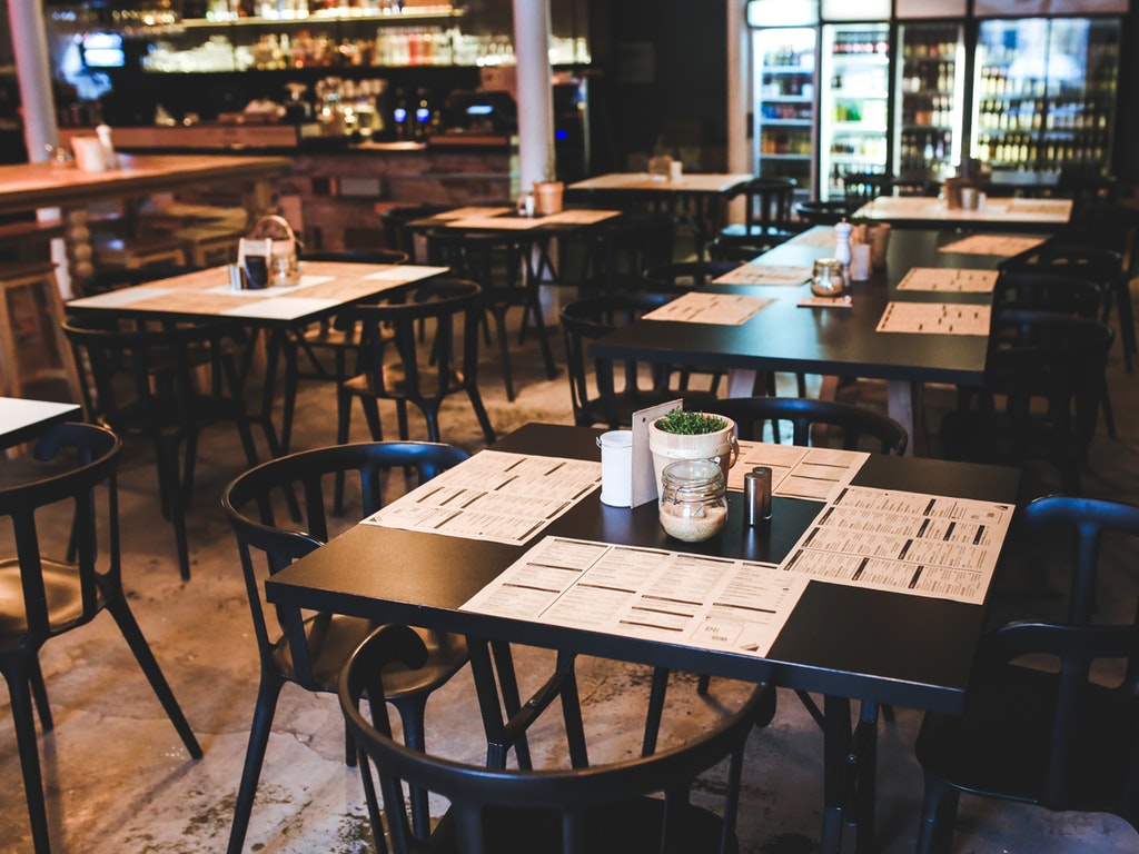 open tables at a restaurant in circleville ohio