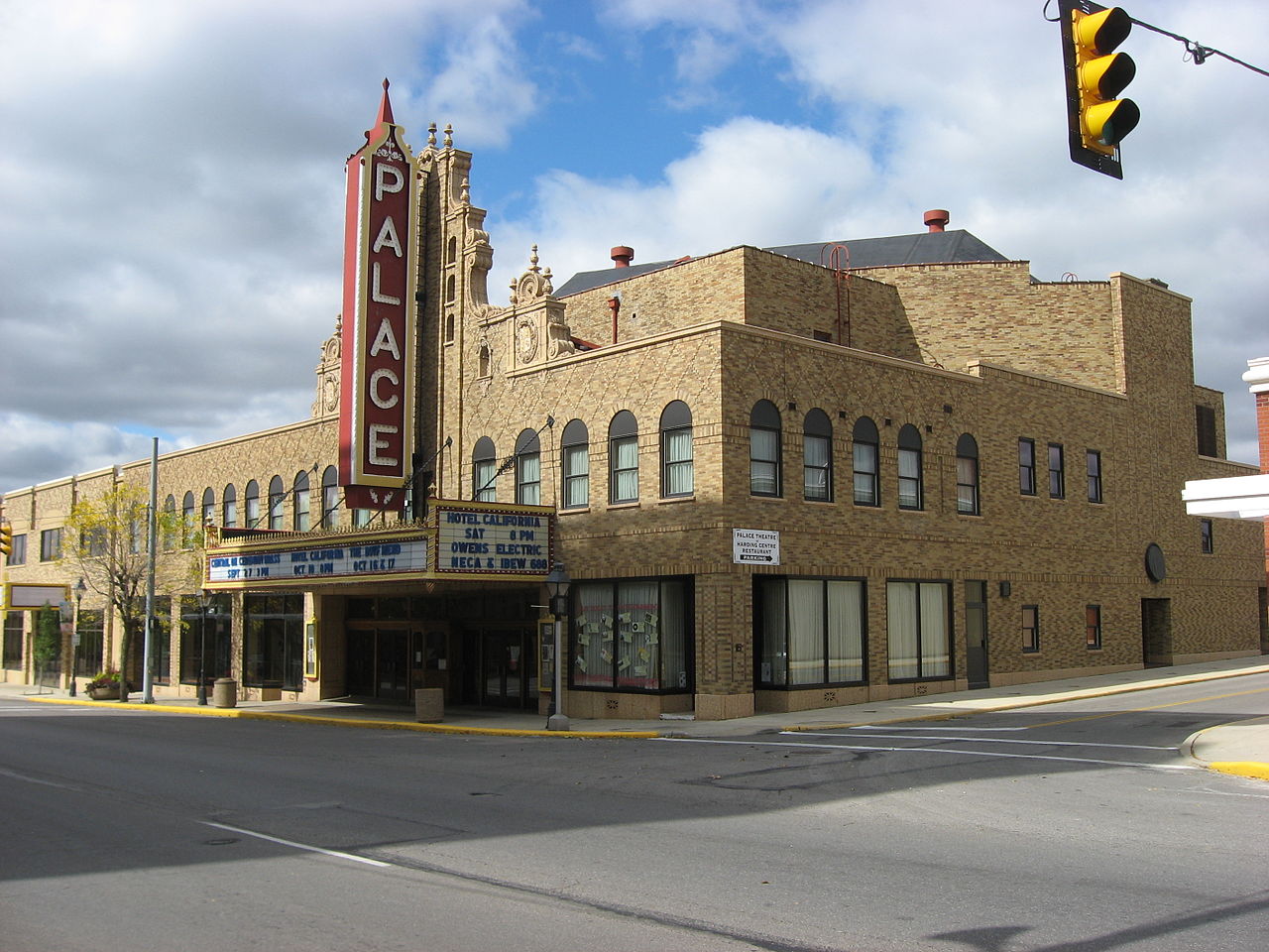 palace movie theater in marion, ohio