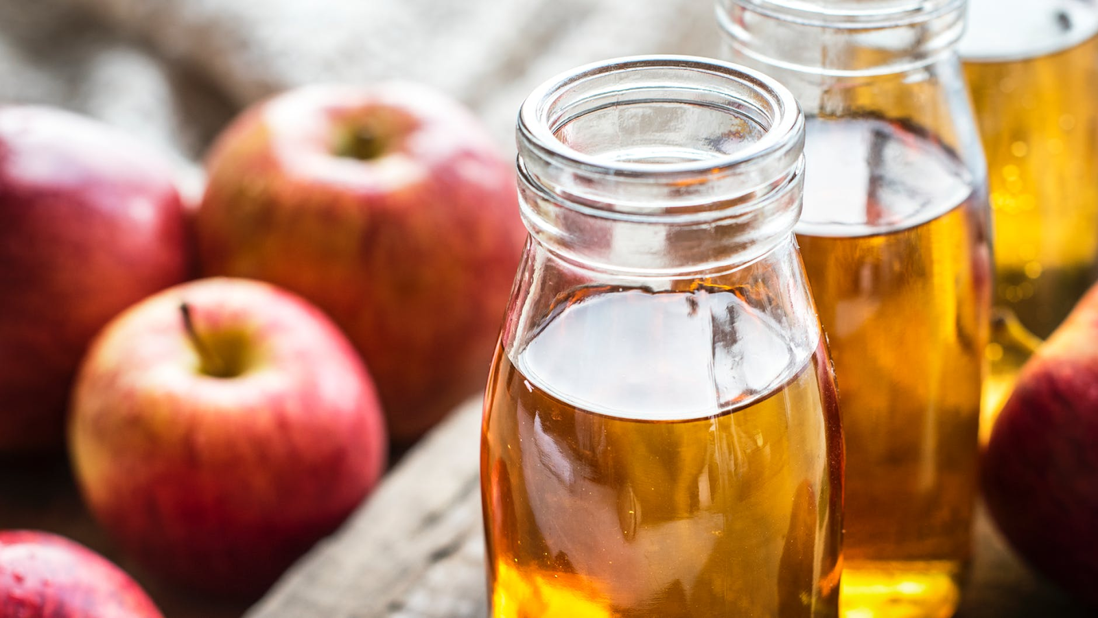 glasses of apple cider