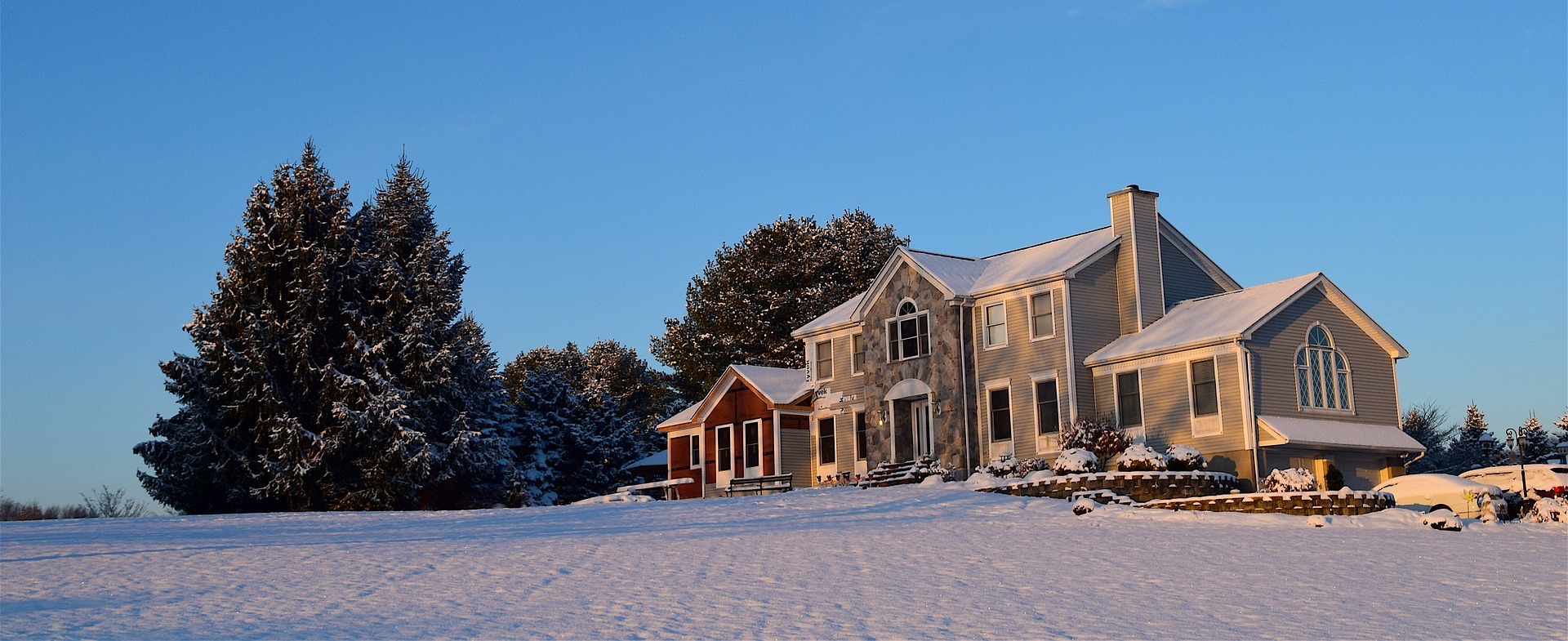 beautiful home in the snowy weather