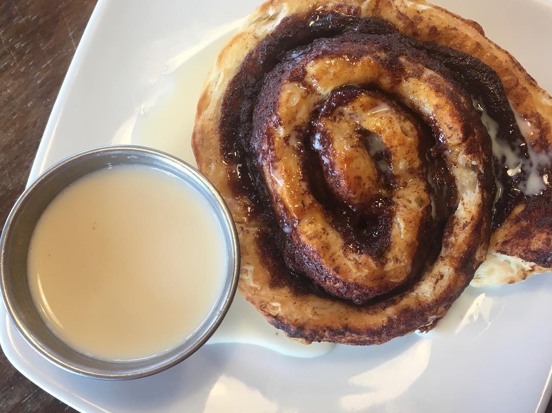 cinnamon swirl cinnabon icing