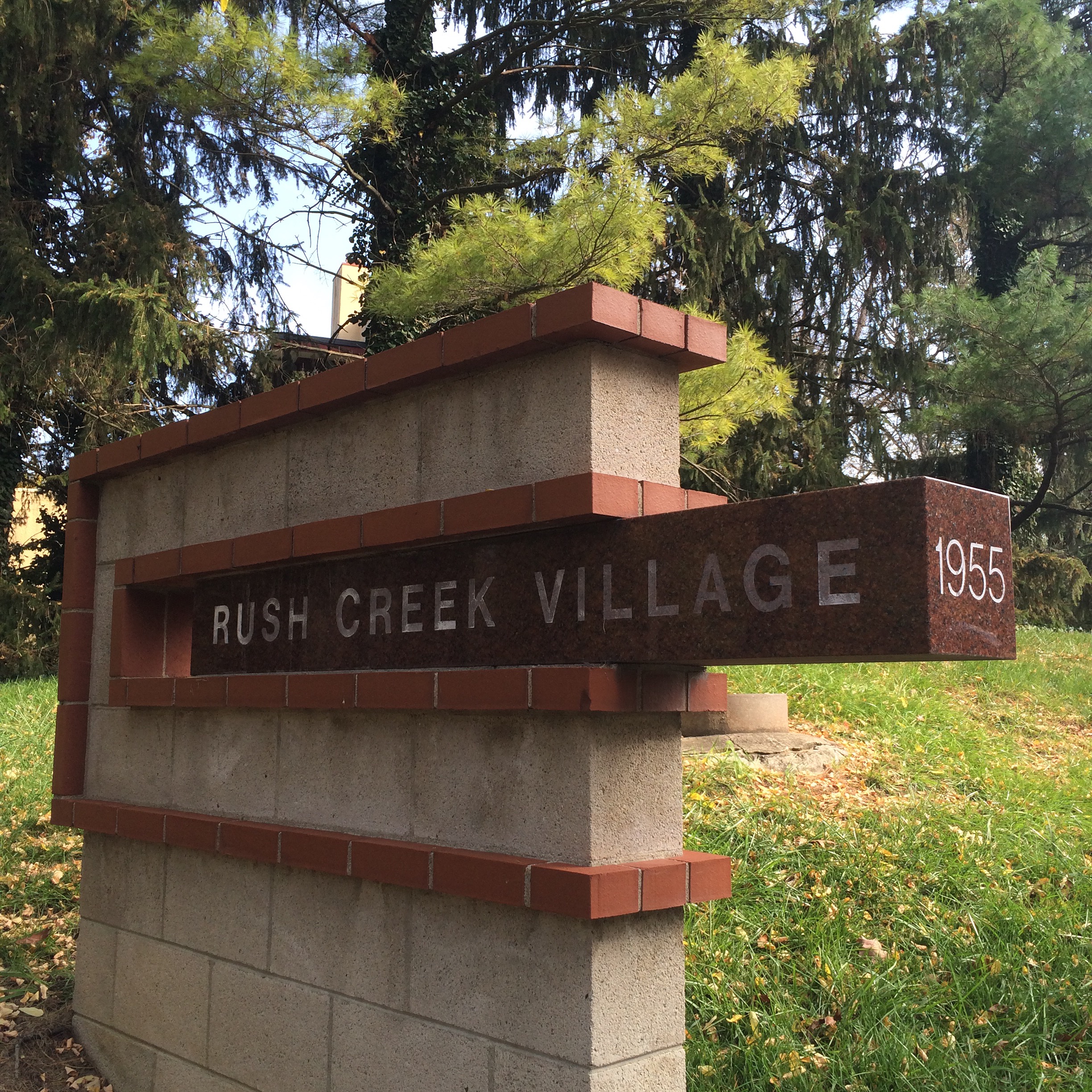 Rush Creek Village sign