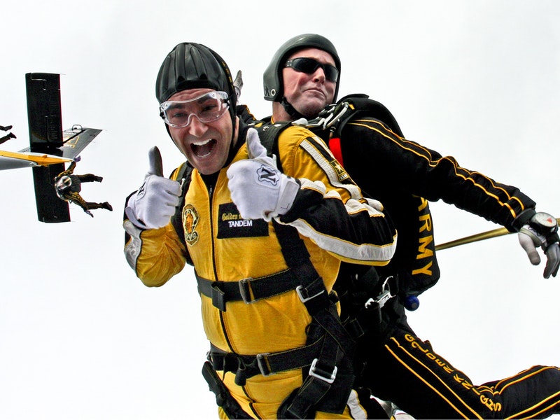 tandem skydivers