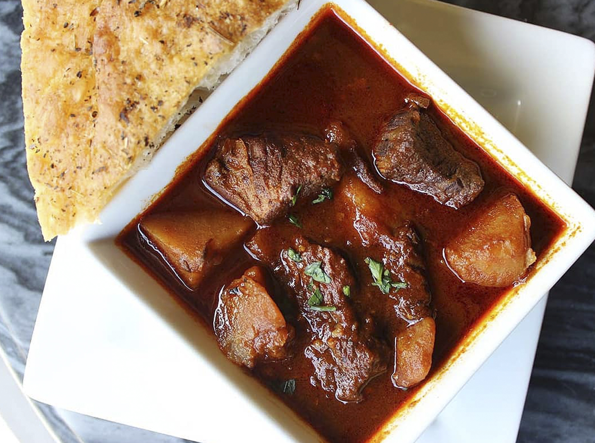 Beef stew with fresh bread