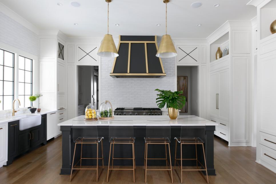 Interior design of a beautiful kitchen bu homes and gardens television