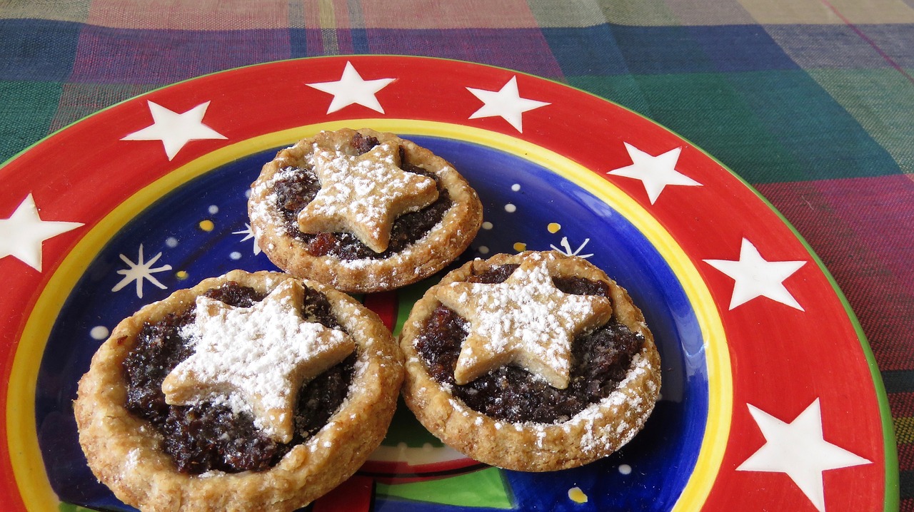 A plate of amish cookies mince meat