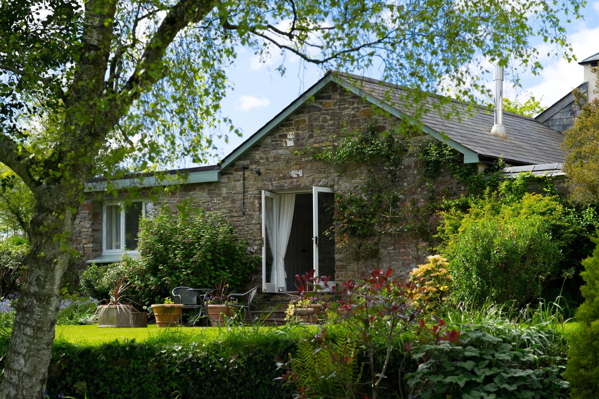 Garden Holiday Cottage for couples in Devon